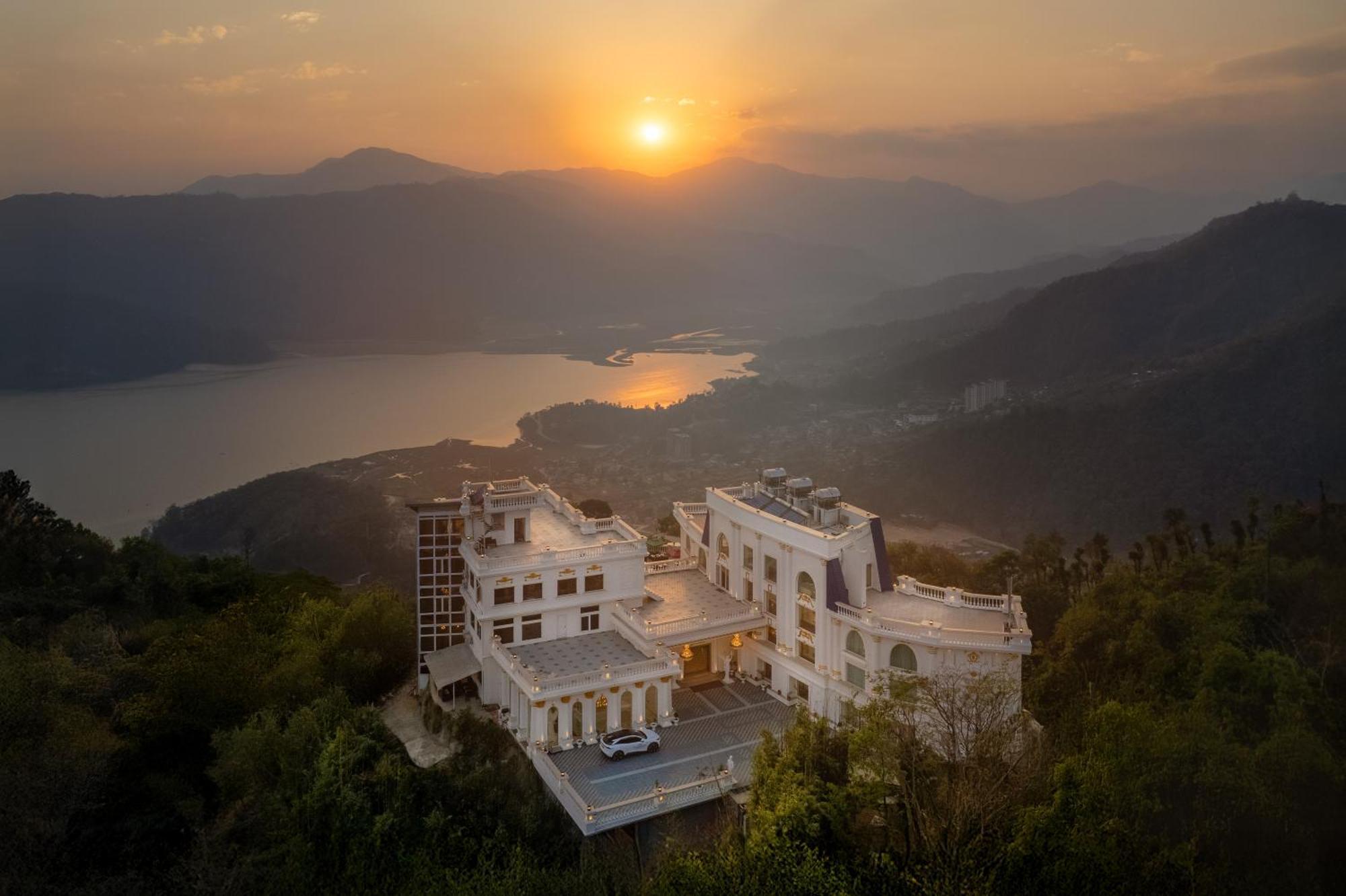 Le Glamour Resort & Wellness Spa Ποκάρα Εξωτερικό φωτογραφία